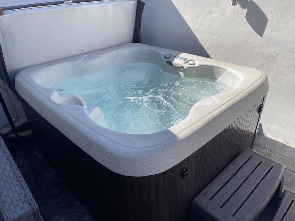 Quirky Cottage In The Centre Of Penrith With A Hot Tub Exterior foto
